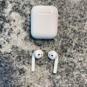AirPods